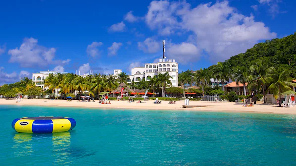 Doctor’s Cave Beach in Montego Bay with turquoise Caribbean waters near Zoëtry Montego Bay Jamaica